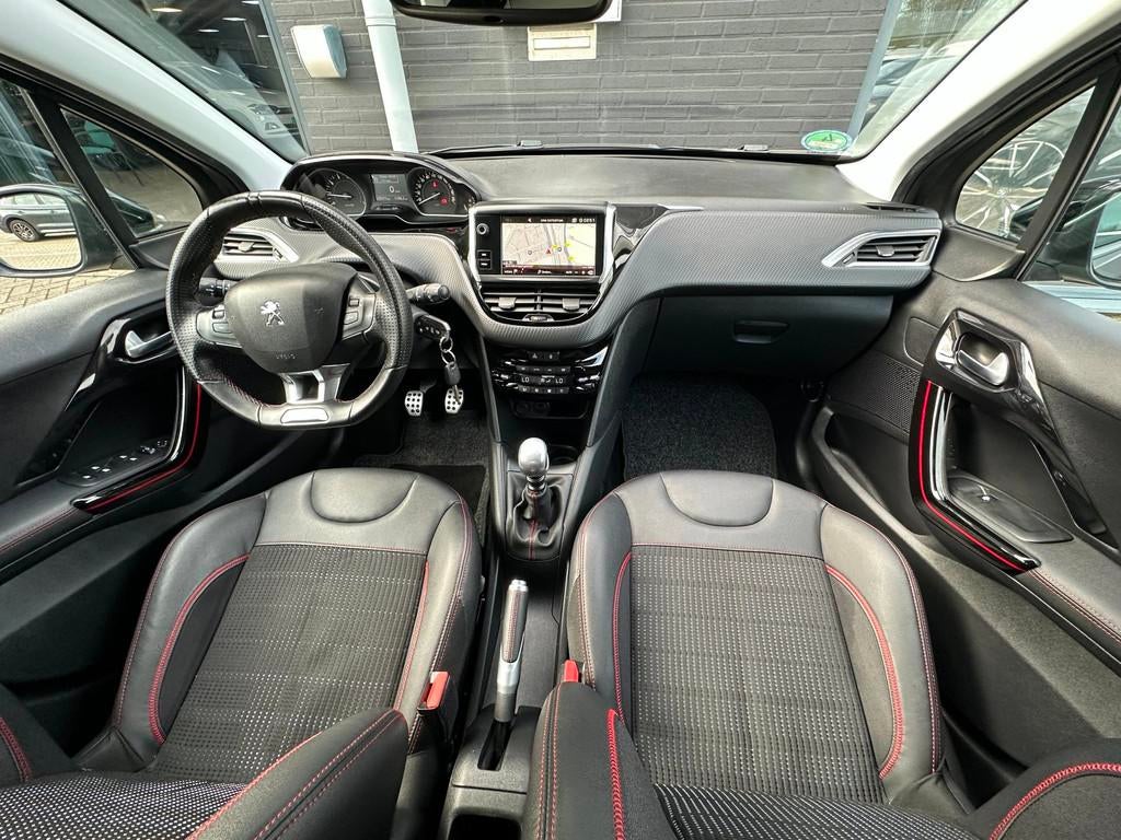 Peugeot 208 1.2 PureTech GT-Line/110 PK/CAMERA/NAVI/CARPLAY/, Voorwielaandrijving, Euro 6, 1199 cc, Leder en Stof
