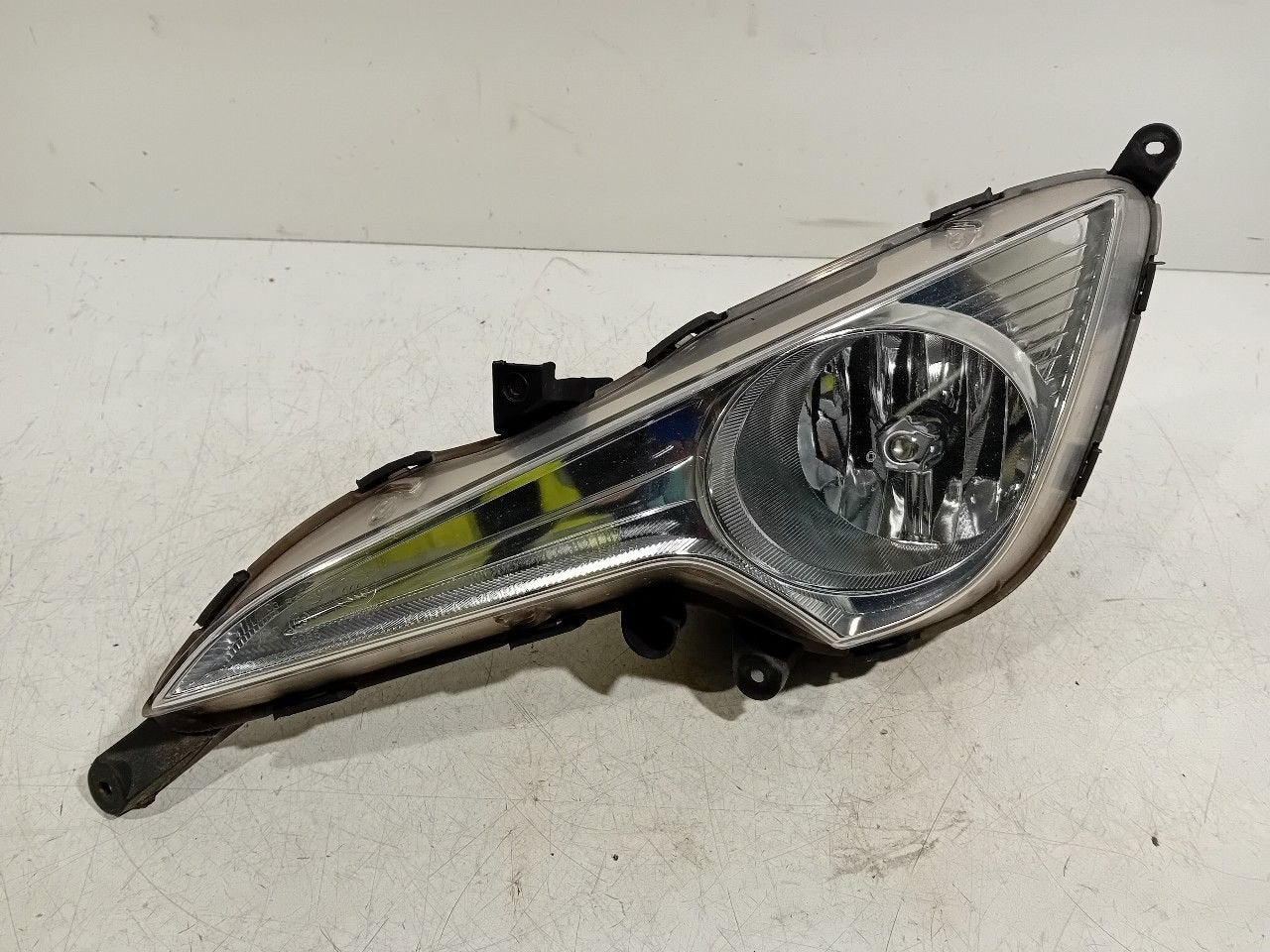 Mistlamp links Hyundai i40, Auto-onderdelen, Verlichting, Onderdelen@venauto.nl, Van der Ven Autorecycling B.V., Gebruikt, Ettenseweg 76, 4706 PB Roosendaal, The Netherlands