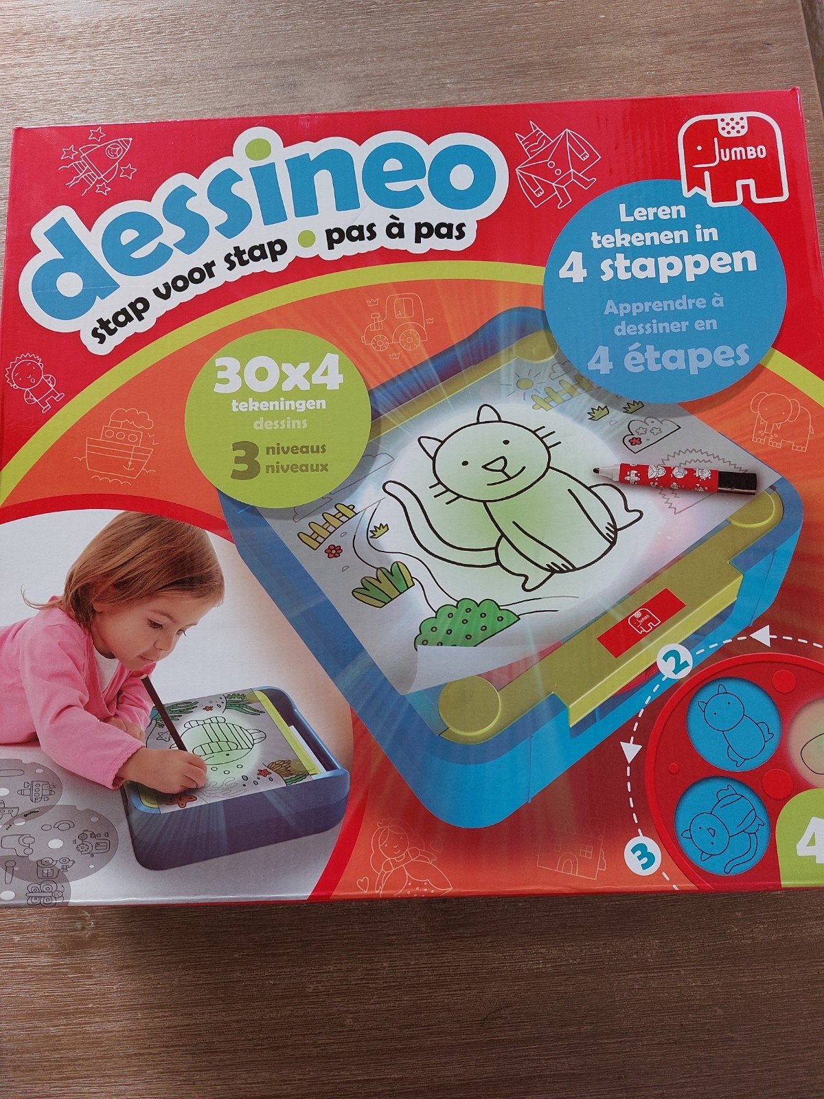 Jumbo Dessineo Tekentafel - Leren tekenen in 4 stappen, Ophalen, Zo goed als nieuw, Knutselen, Met licht