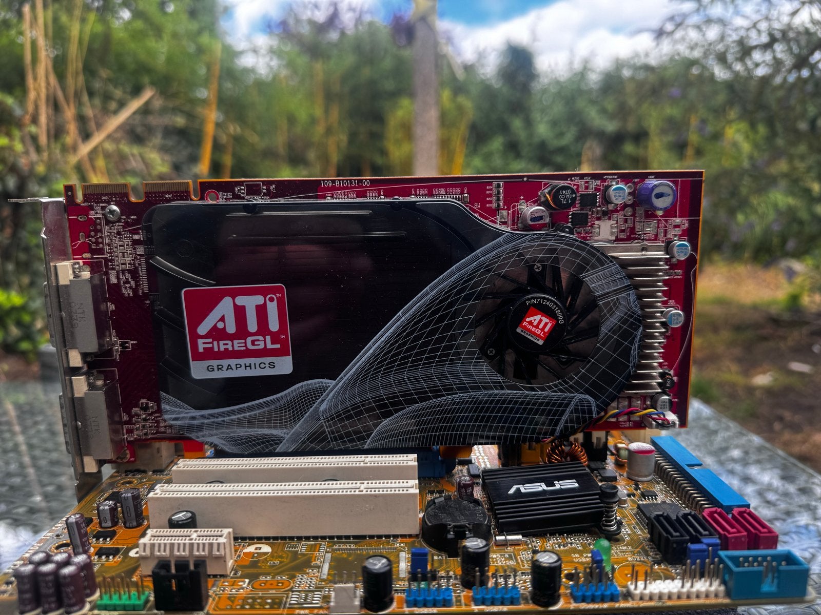 ASUS M2A-VM + Athlon 64 X2 + FireGL V5600 Retro Set, Computers en Software, Moederborden, Ophalen of Verzenden, Refurbished, AMD