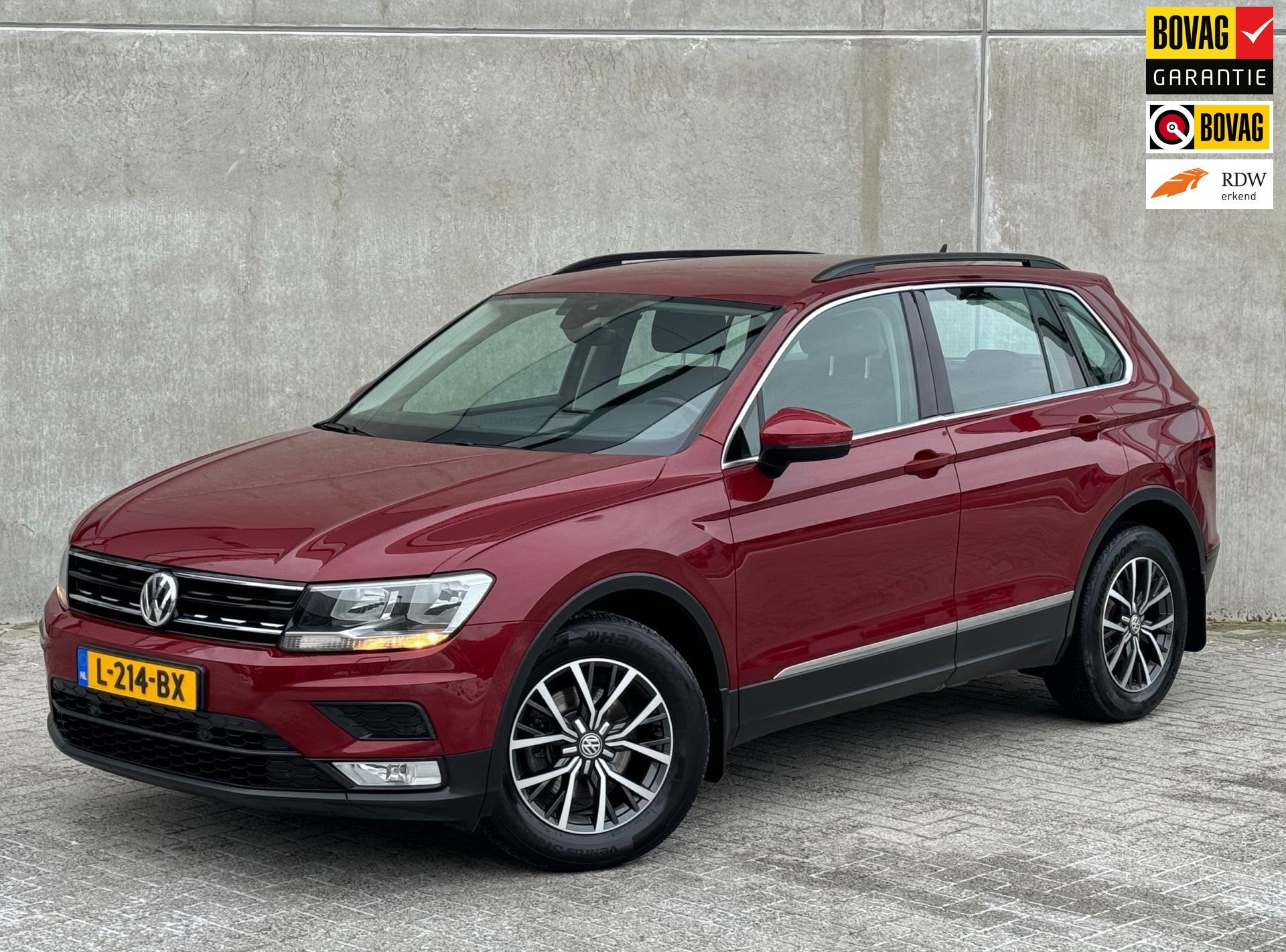 Volkswagen Tiguan 1.4 TSI 150PK 2016 Rood TREKHAAK|NAP|PDC|N, Auto's, Voorwielaandrijving, Euro 6, 150 pk, Handgeschakeld