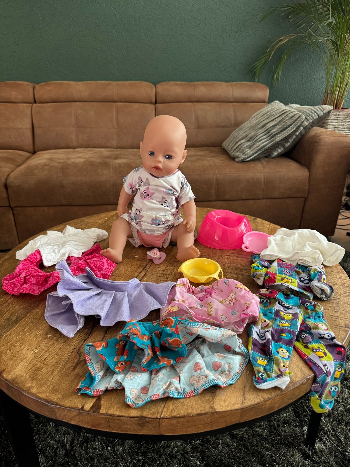 Baby Born pop met wieg en veel kleding, Ophalen, Gebruikt, Babypop