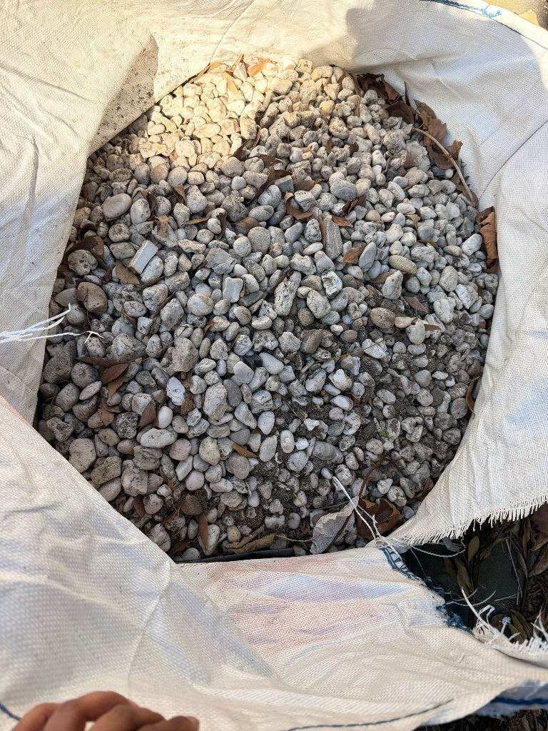 Gratis ophalen - big bag siergrind / maasgrind stenen, Tuin en Terras, Grind, Keien en Split, Ophalen, Gebruikt, Grind