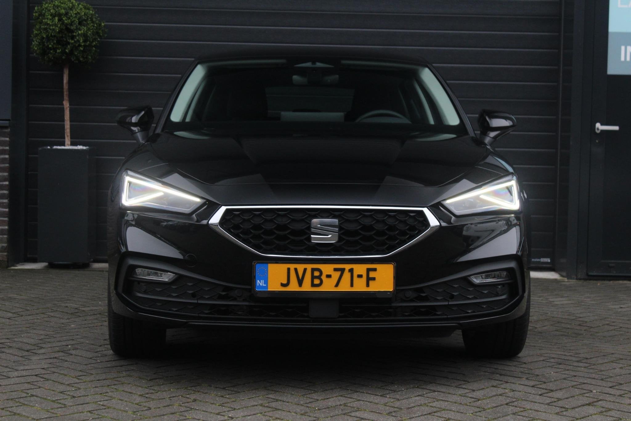 SEAT Leon 1.5 eTSI Style Business Intense Automaat | Stoel e, Stof, 4 cilinders, Leon, 116 pk