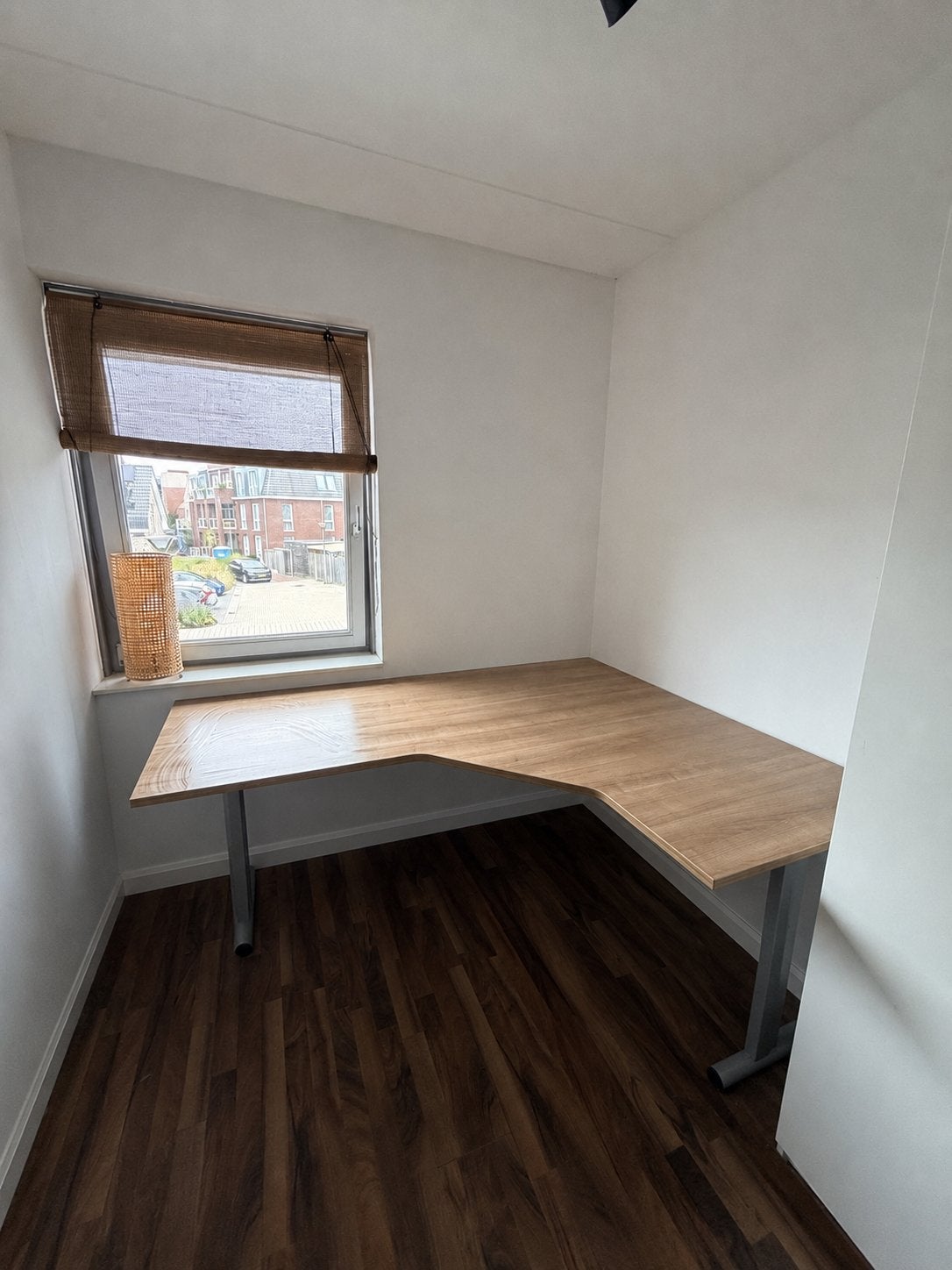 In hoogte verstelbaar hoekbureau, licht hout, Huis en Inrichting, Bureaus, Ophalen, Gebruikt, Hout, Hoekbureau