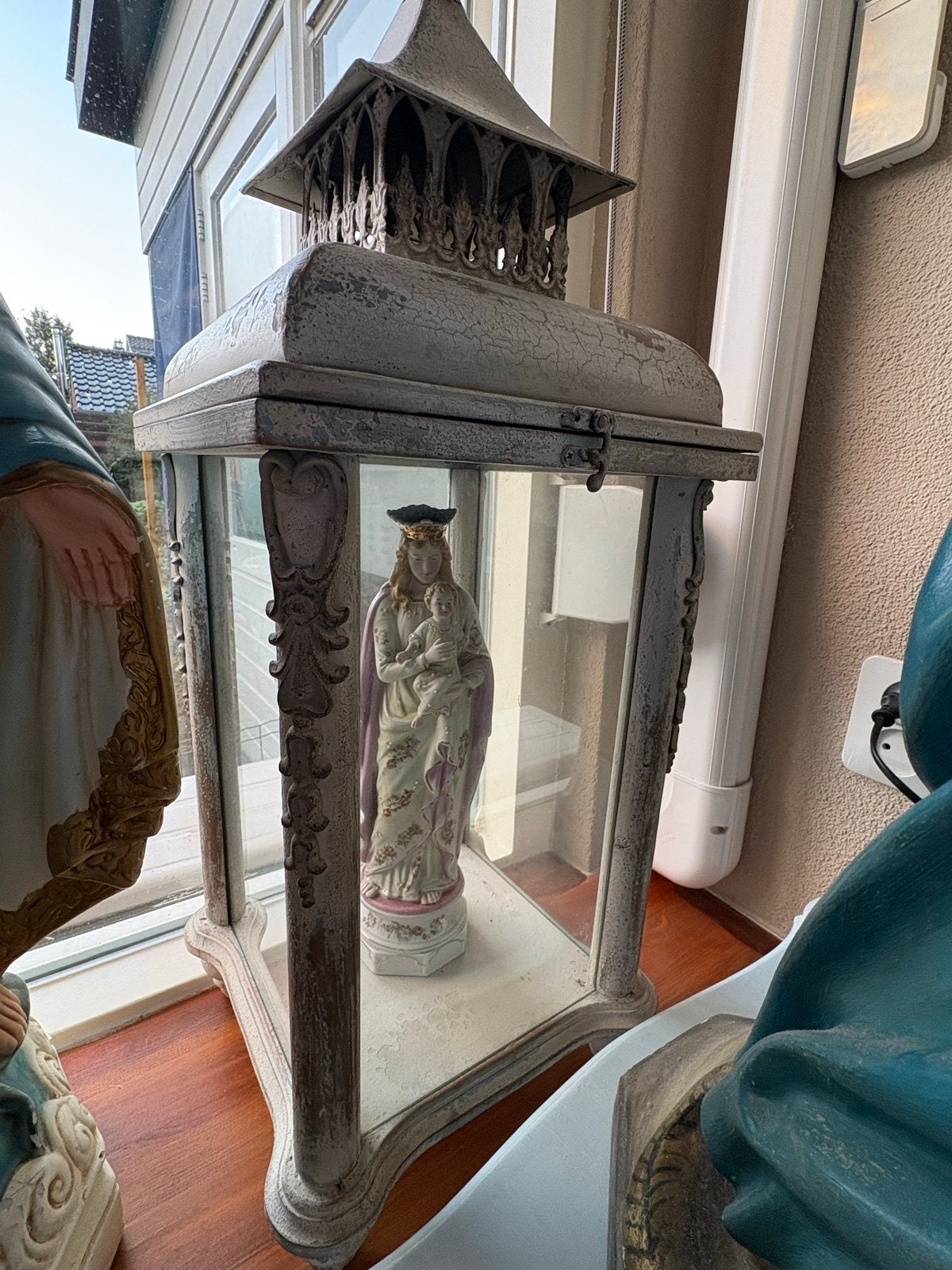Antieke lantaarn met biscuit Mariabeeld -, Antiek en Kunst, Ophalen of Verzenden