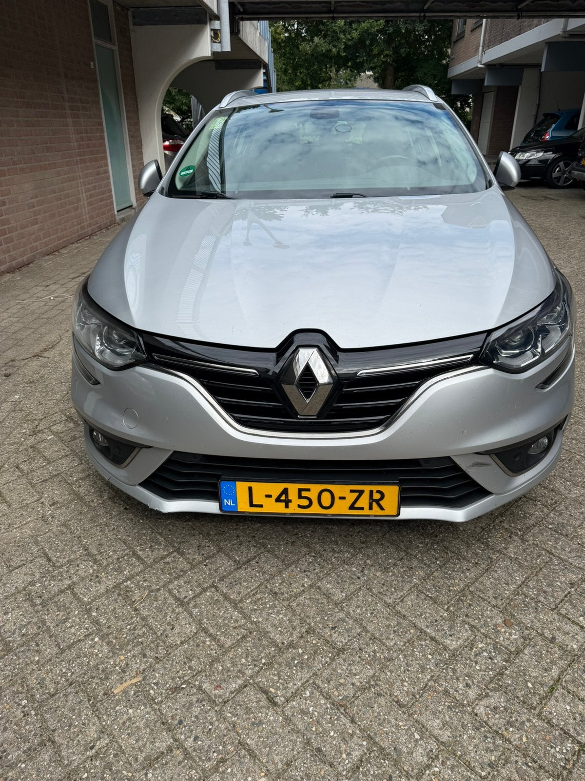 Renault Mégane 1.5 Energy dCi 110pk EDC 2018 Grijs, Auto's, 1350 kg, Stationwagon, Diesel, 140 €/maand