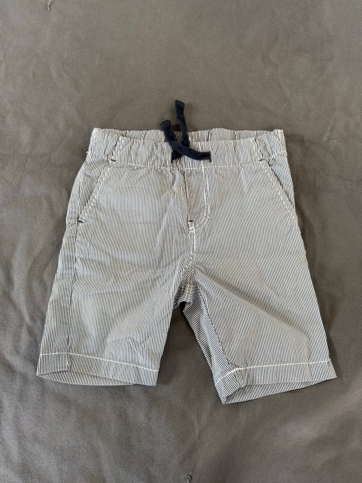 H&M gestreepte korte broek maat 104 (3-4 jaar), Kinderen en Baby's, Kinderkleding | Maat 104, Ophalen of Verzenden, Gebruikt, Jongen
