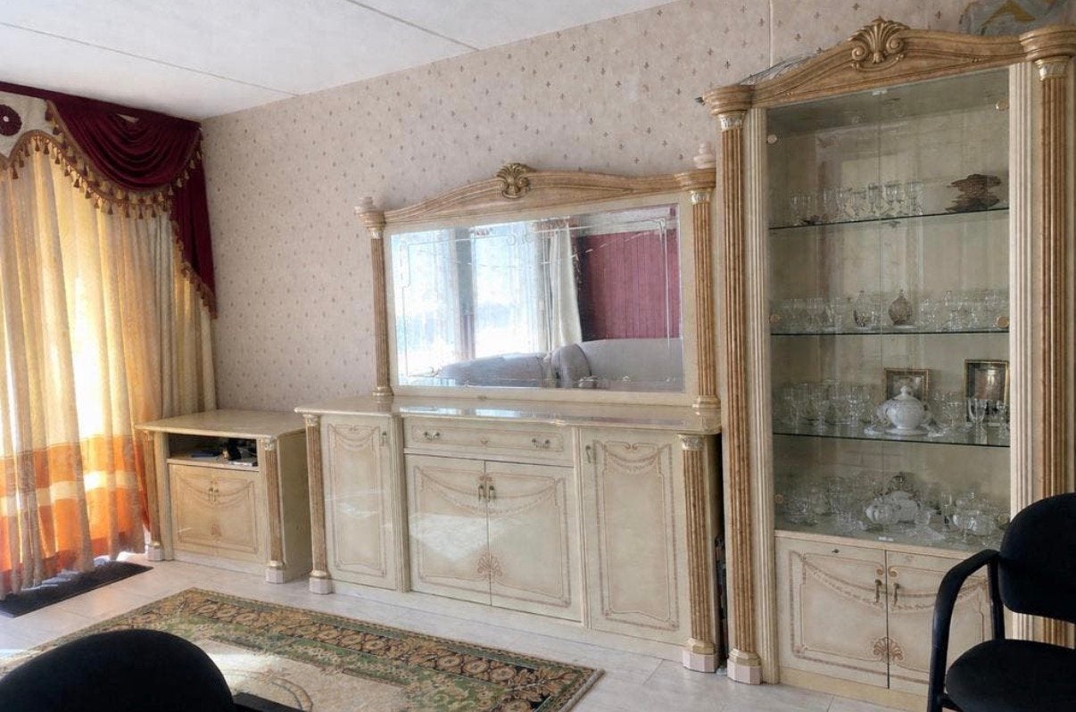 Woonkamerset meubels eettafel dressoir vitrine tvkast, Ophalen of Verzenden