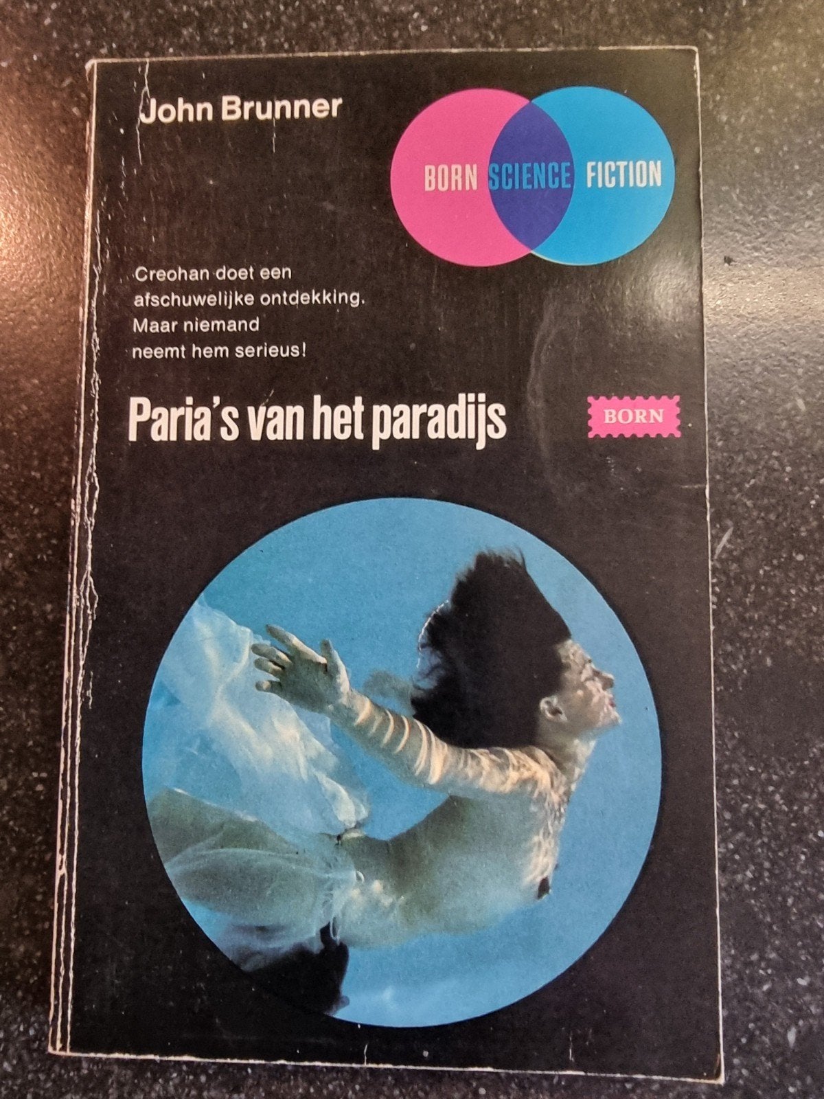 John Brunner - Paria's van het paradijs (Born Science Ficon, Verzenden, Gelezen, John Brunner