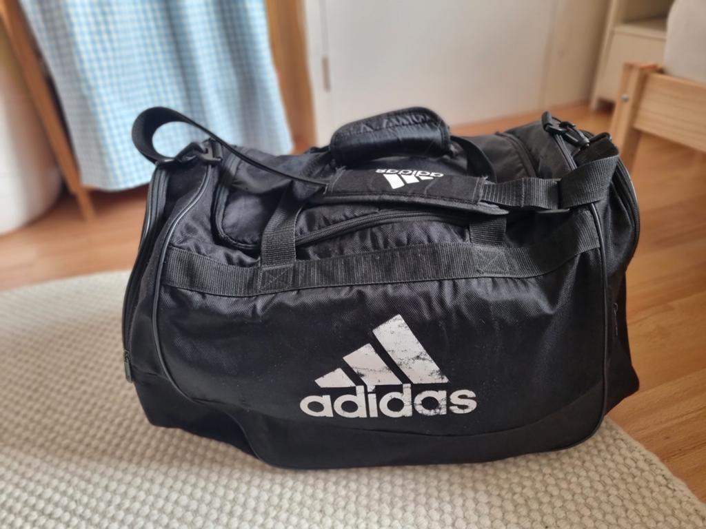 Adidas Duffelbag Schoudertas - Zwart, Overige merken, 40 cm of meer, Gebruikt, Ophalen of Verzenden