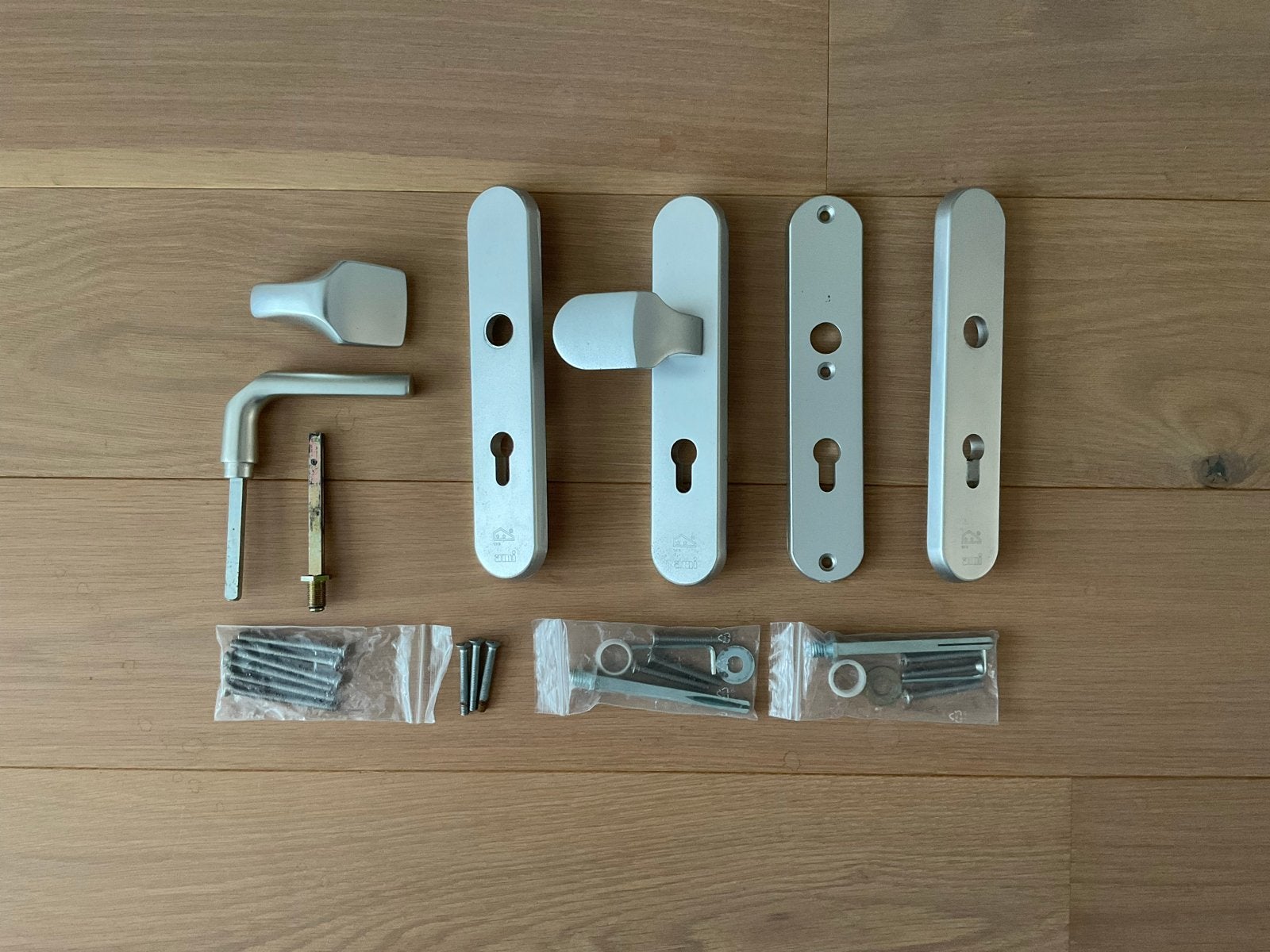 Diverse deurbeslagen en klinken - Zo goed als nieuw, Ophalen of Verzenden, Zo goed als nieuw, Overige materialen, Klink of Kruk