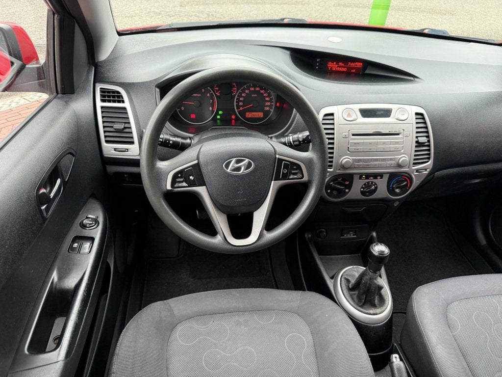 Hyundai i20 1.2i Dynamic | airco | Mp3 | 1e eigenaar |, Auto's, 945 kg, Dealer onderhouden, 450 kg, Gebruikt