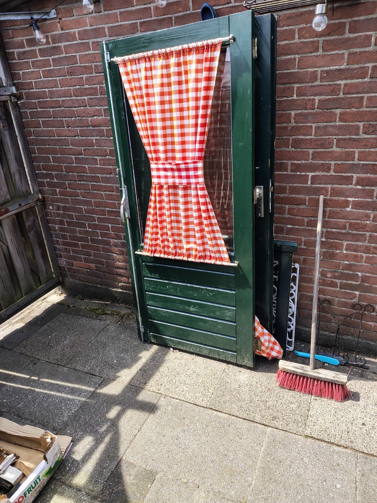 Deuren van houten schuurtje plus raam., Tuin en Terras, Tuinhuizen, Ophalen