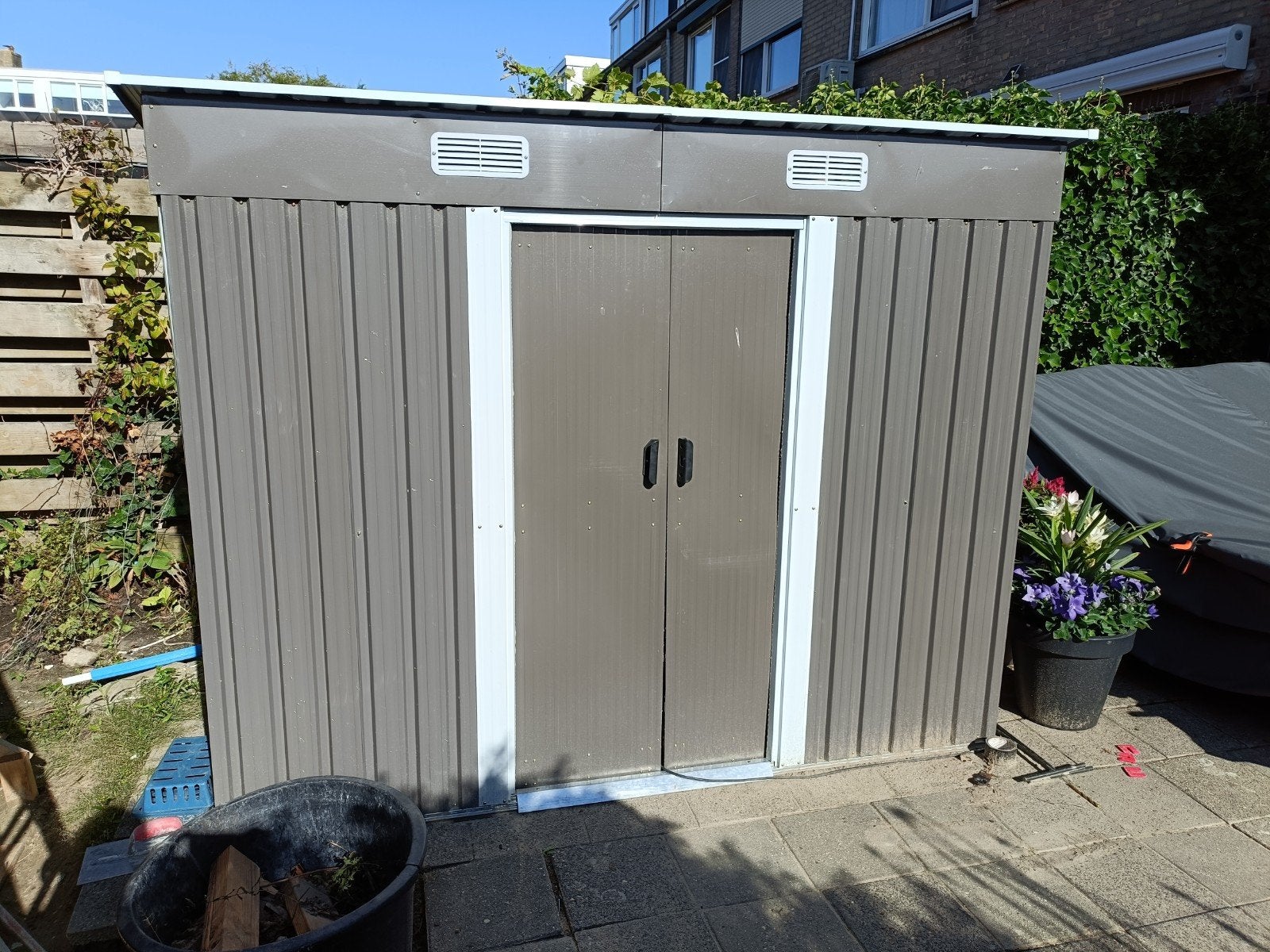 Metalen tuinhuisje grijs (5,6 m3), Ophalen, Zo goed als nieuw, Metaal, Overige typen