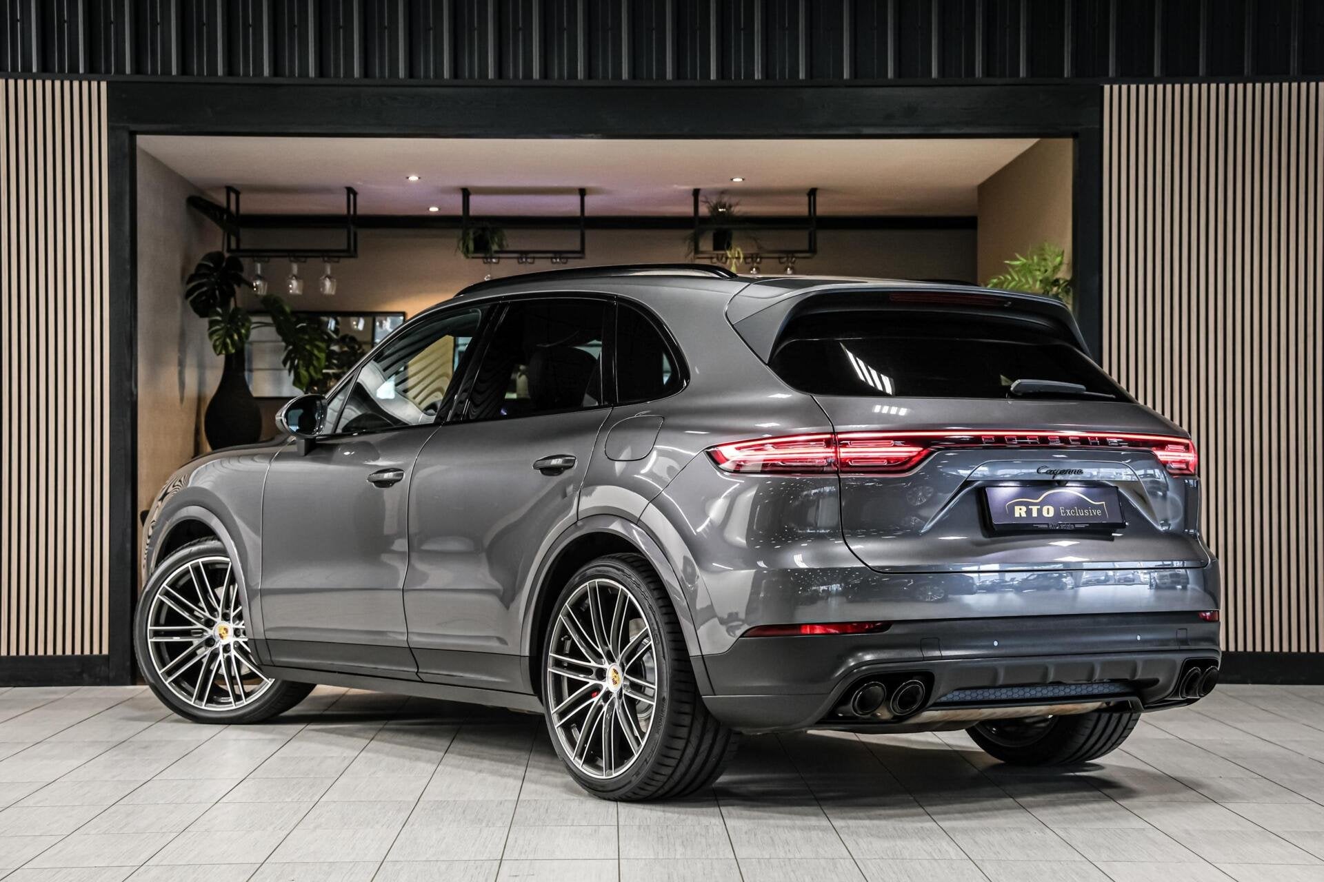 Porsche Cayenne 3.0 E-Hybrid|Dealer ondh.|Sportchrono|477 PK, Auto's, Automaat, 2995 cc, Met garantie (alle), Verblindingsvrij grootlicht