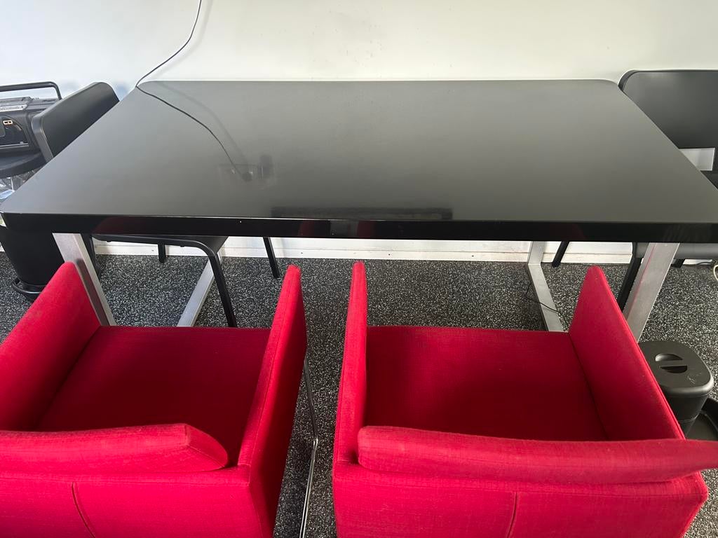 Te koop zwarte hoogglans eettafel, Huis en Inrichting, Tafels | Eettafels, Ophalen, 100 tot 150 cm, Zo goed als nieuw, 150 tot 200 cm