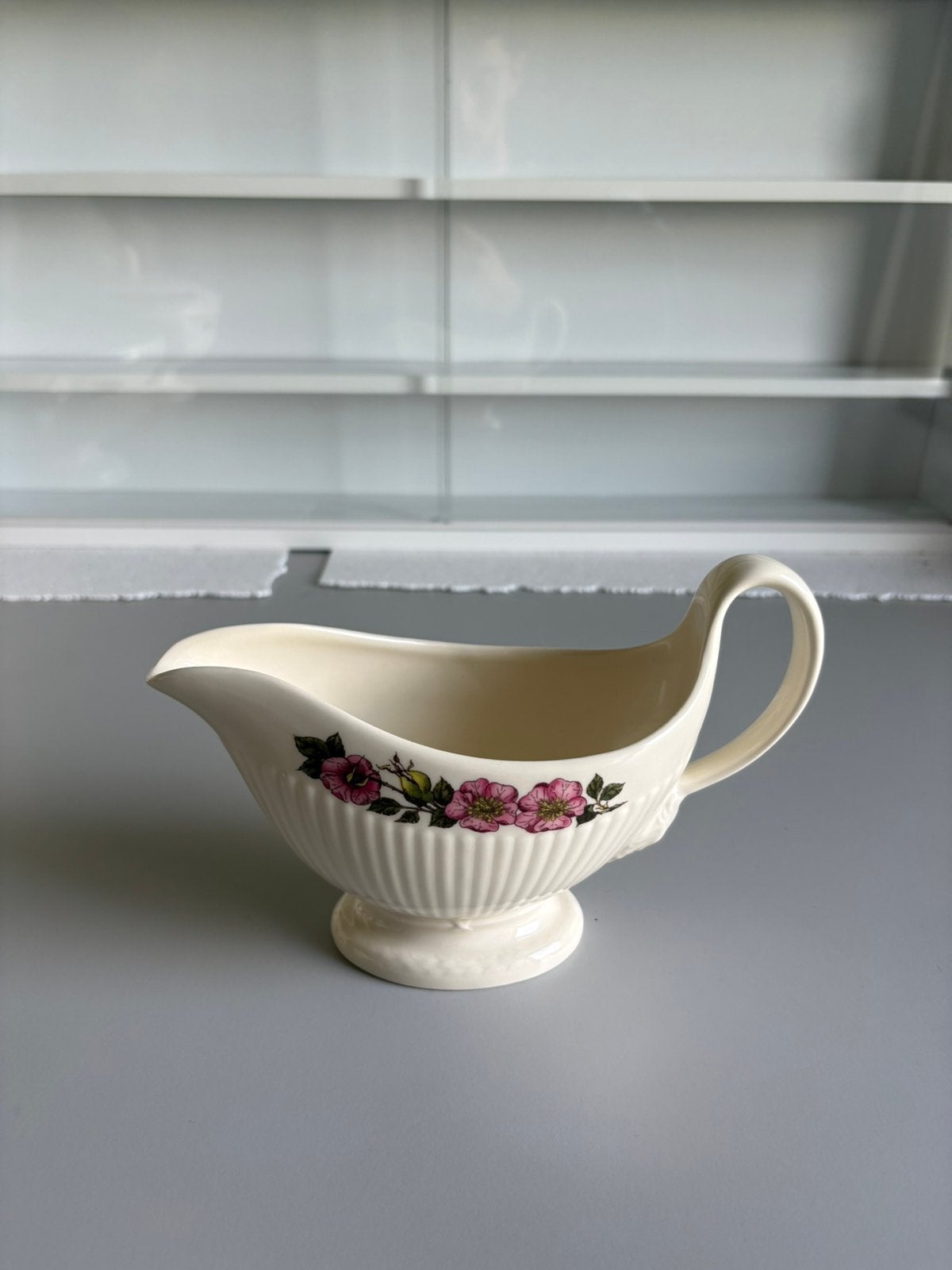 Wedgwood Briar Rose Juskom / Sauskom Edme Model, Antiek en Kunst, Ophalen of Verzenden