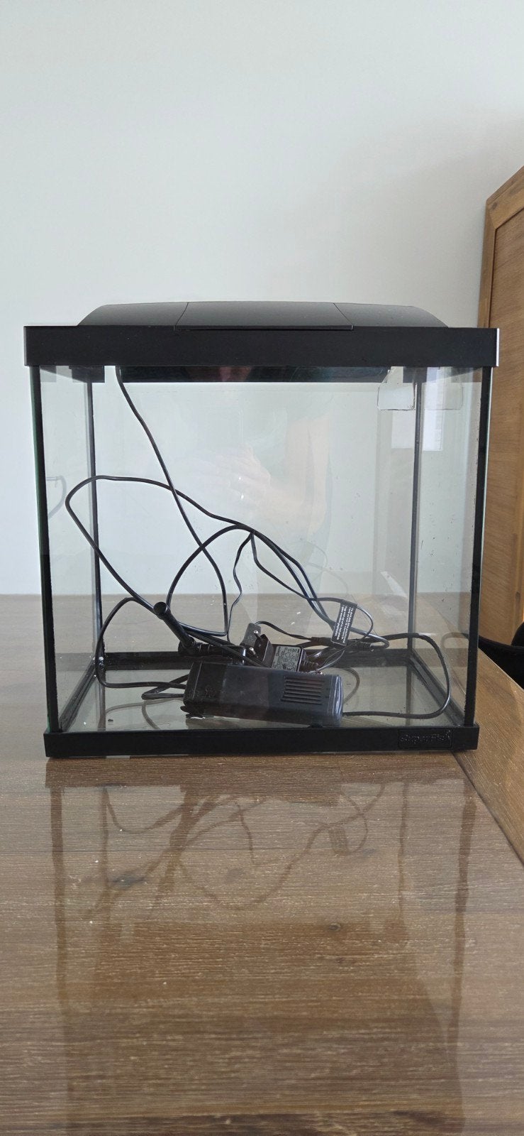 Aquarium 25L  met verlichting en nieuwe pomp., Ophalen, Overige merken, Zo goed als nieuw, Leeg aquarium