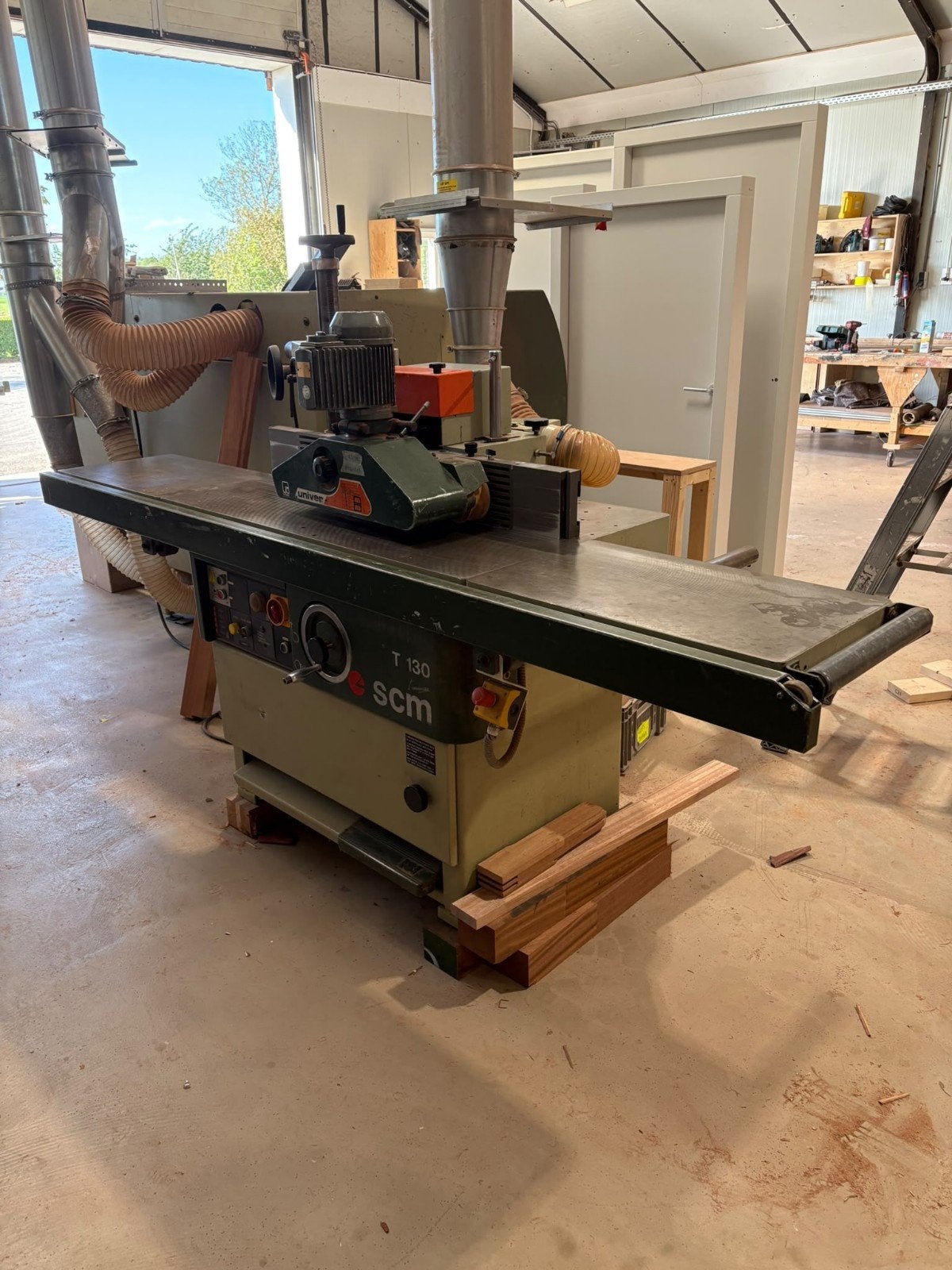 SCM T 130 tafel frees, Ophalen of Verzenden