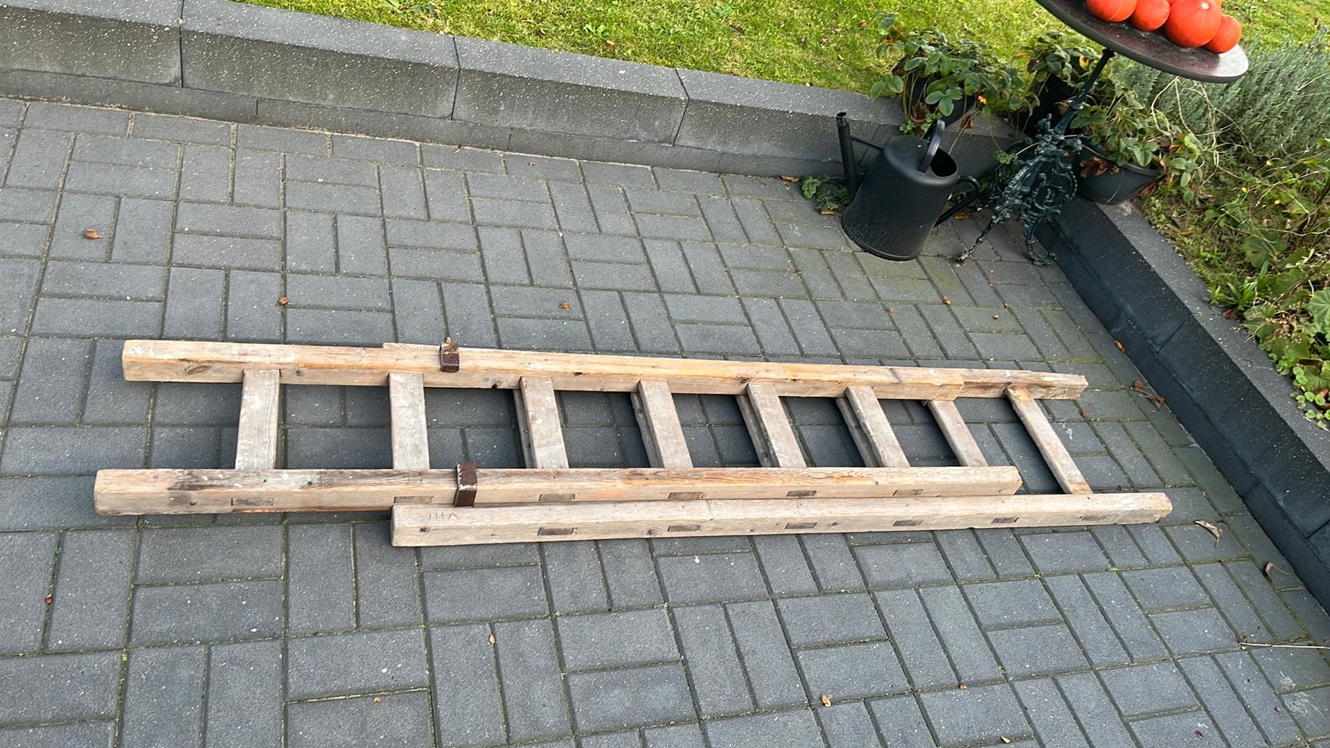 Brocante trap, Ophalen