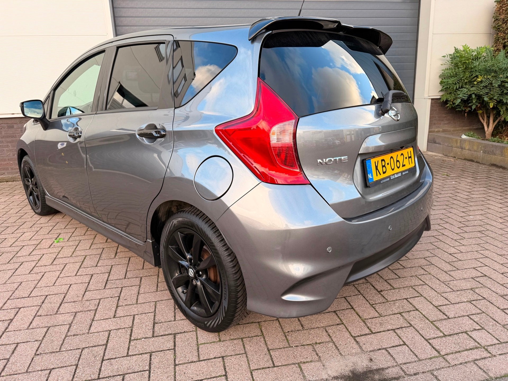 Nissan Note 1.2 Black Edition/Navi/Cruise-c/Airco/Bluetooth/, Auto's, Euro 6, 49 €/maand, Bedrijf, Handgeschakeld