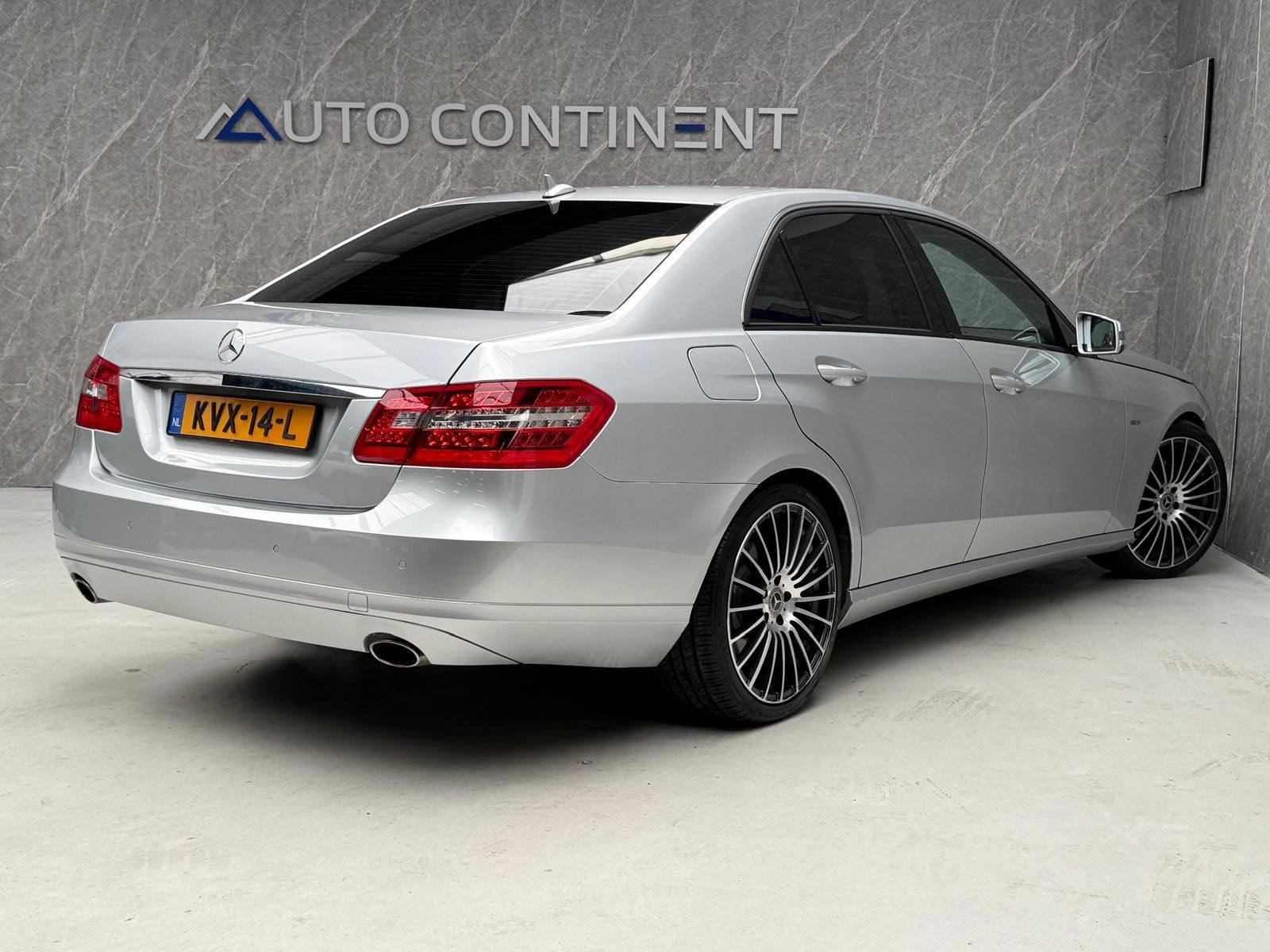 Mercedes-Benz E-klasse 350 CGI 293 PK / Dealer Onderhouden, Auto's, Automaat, Euro 5, Gebruikt, Zwart