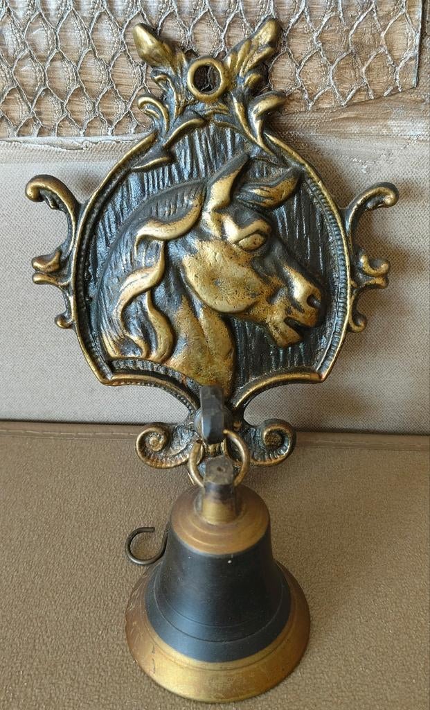 METALEN WAND BEL MET PAARD GOUD/ZWART, Verzenden