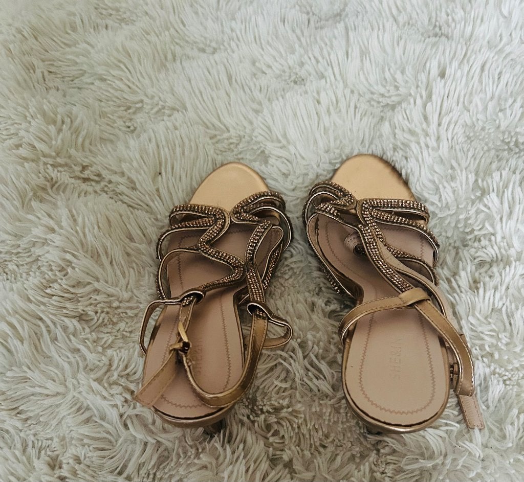 Gouden hakjes 38, Kleding | Dames, Schoenen, Ophalen, Zo goed als nieuw, Overige kleuren