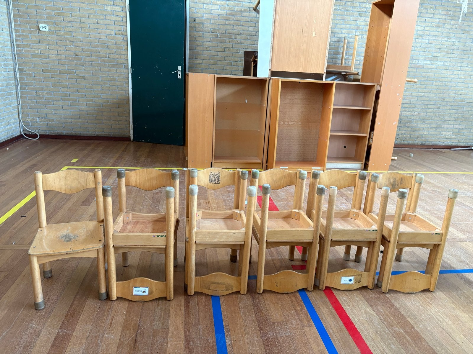 11 houten kinderstoeltjes / krukjes, Huis en Inrichting, Ophalen, Gebruikt, Hout