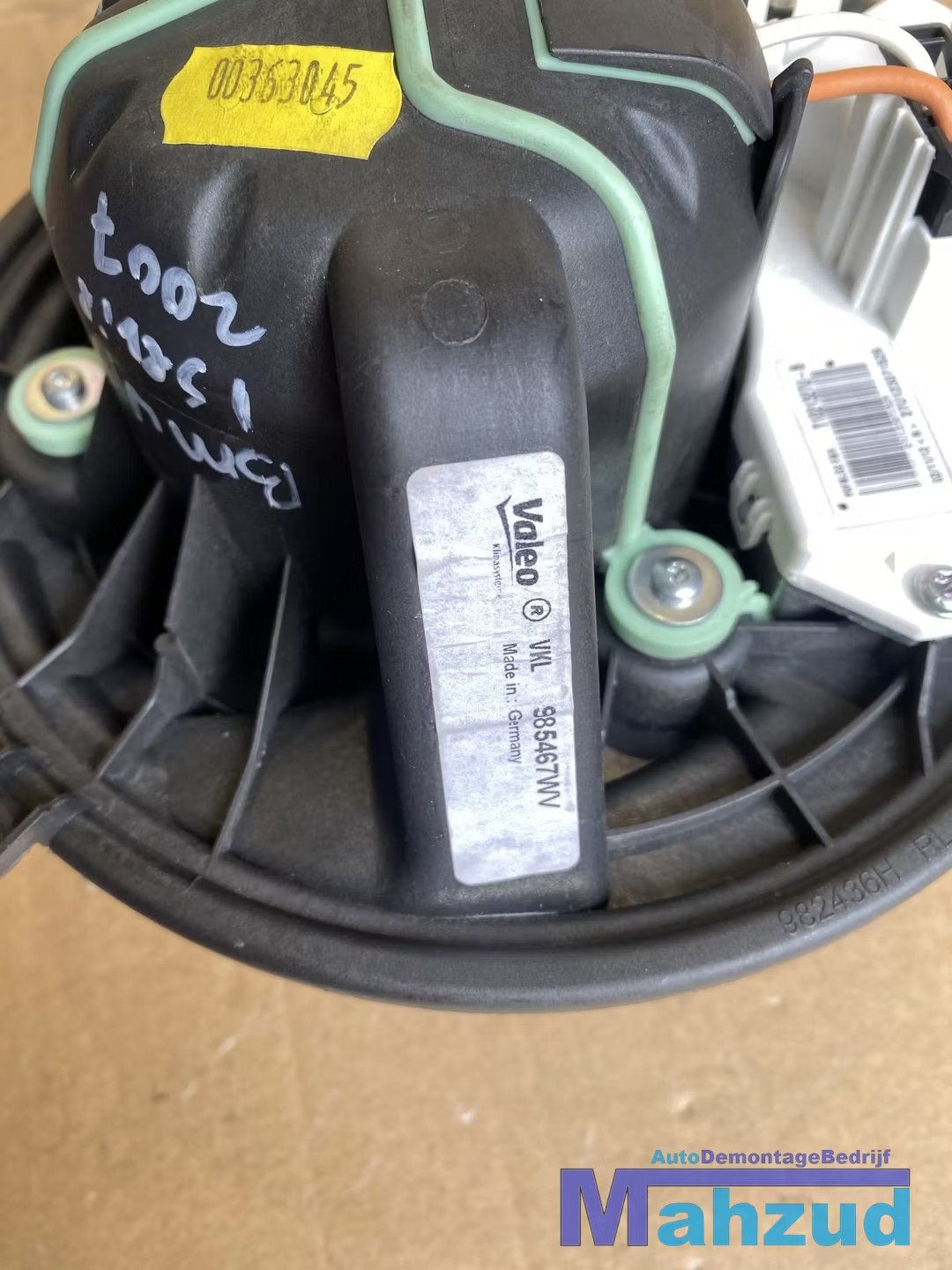BMW 1 SERIE E87 Aanjager kachel motor (UK) ventilation fan, Auto-onderdelen, Petuelring 130
80788  Munich, DE, Gebruikt, Info@bmw.de
