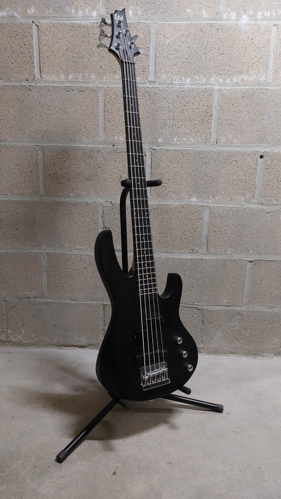 ESP LTD B-15 - 5-snarige bas, Ophalen, Zo goed als nieuw, Elektrisch, 5-snarig