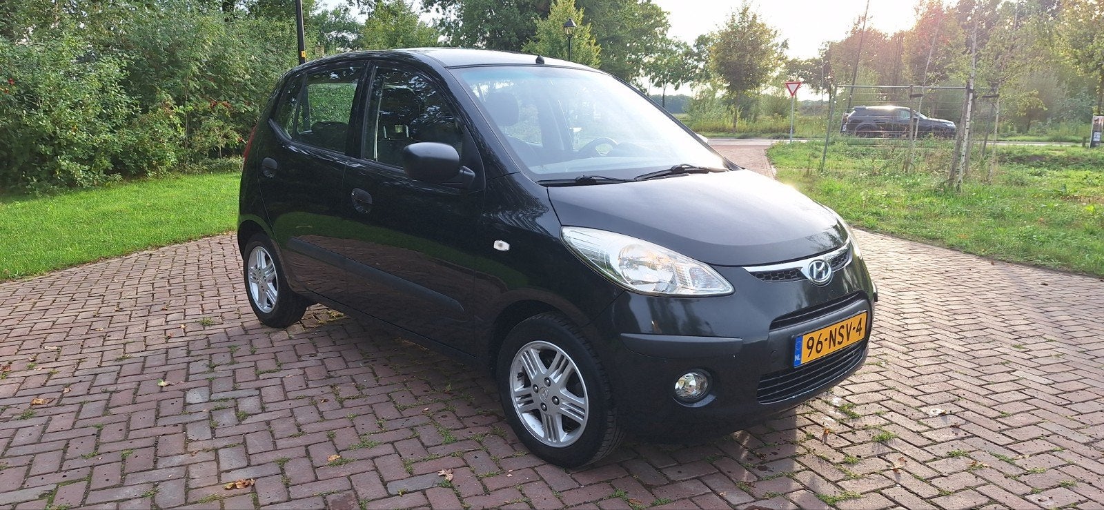 Hyundai i10 1.1I 5DR AUTOMAAT 2010 Zwart Airco, Auto's, Hyundai, 31 €/maand, 4 cilinders, Zwart, Origineel Nederlands