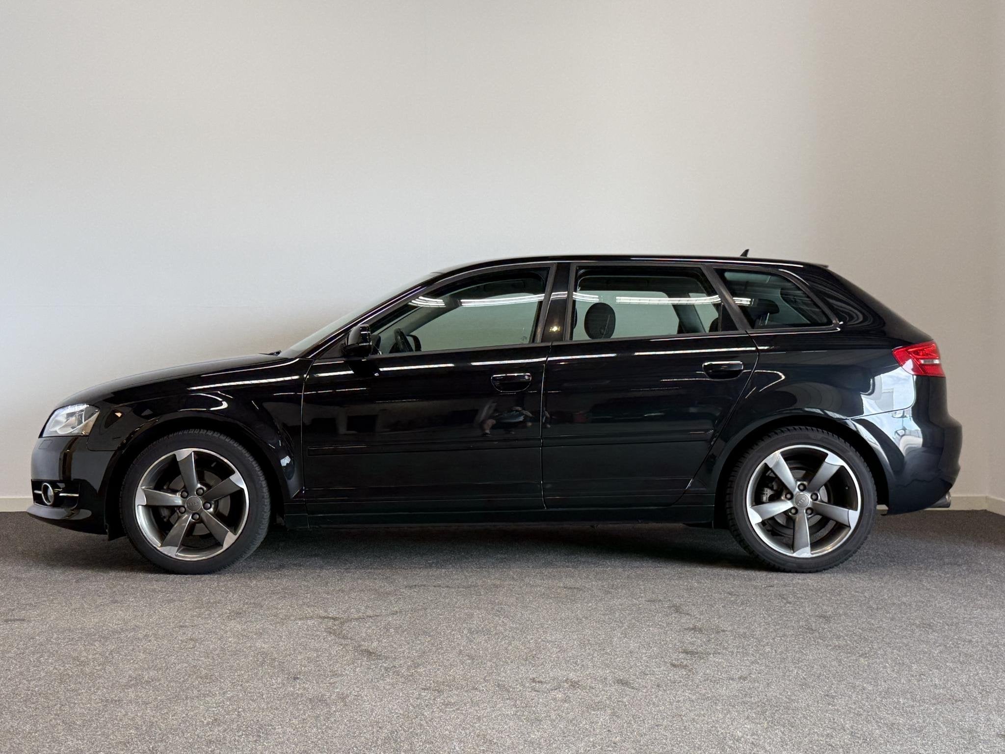Audi A3 Sportback 1.2 TFSI Attraction Advance Navi! Clima!, Voorwielaandrijving, Euro 5, Stof, Gebruikt