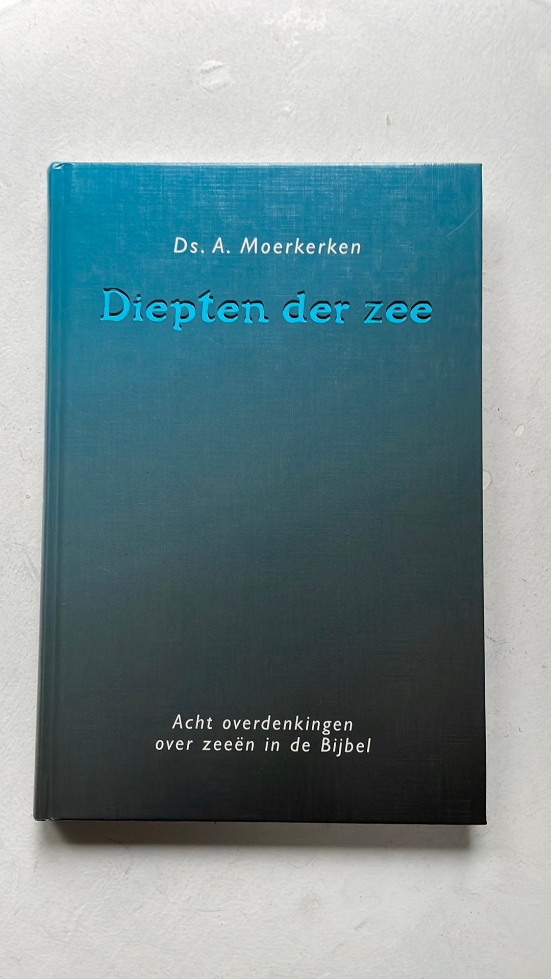 A. Moerkerken - Diepten der zee, Boeken, Ophalen of Verzenden, Zo goed als nieuw, A. Moerkerken