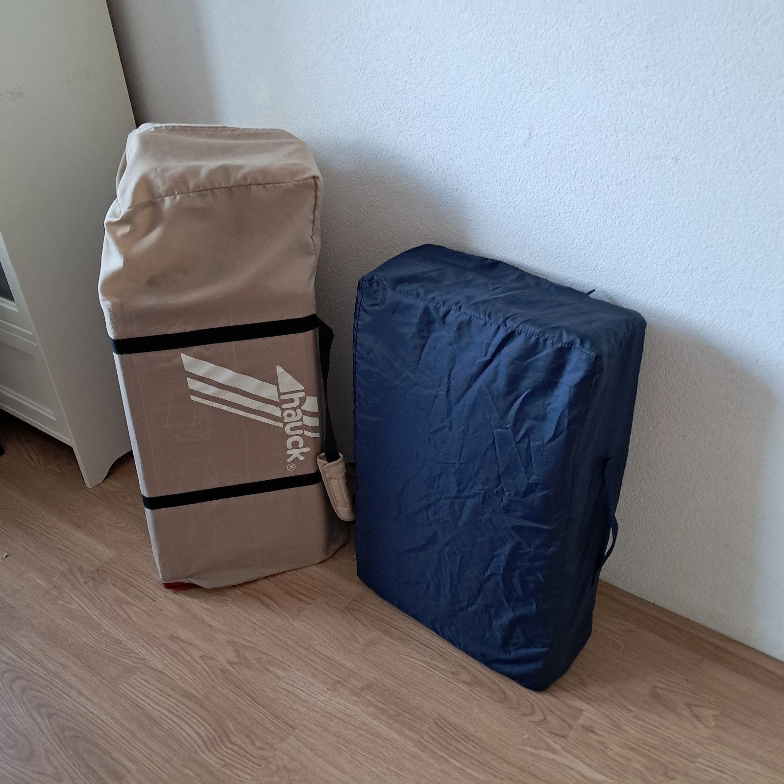 campingbedje met verhoger, Ophalen, Zo goed als nieuw, Reisbedje