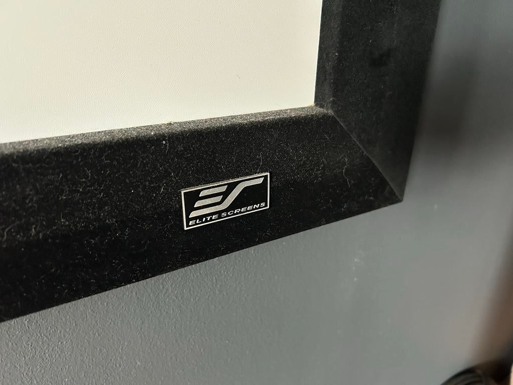 Elite Screens SableFrame B2 100-inch Projectiescherm, Ophalen, Gebruikt