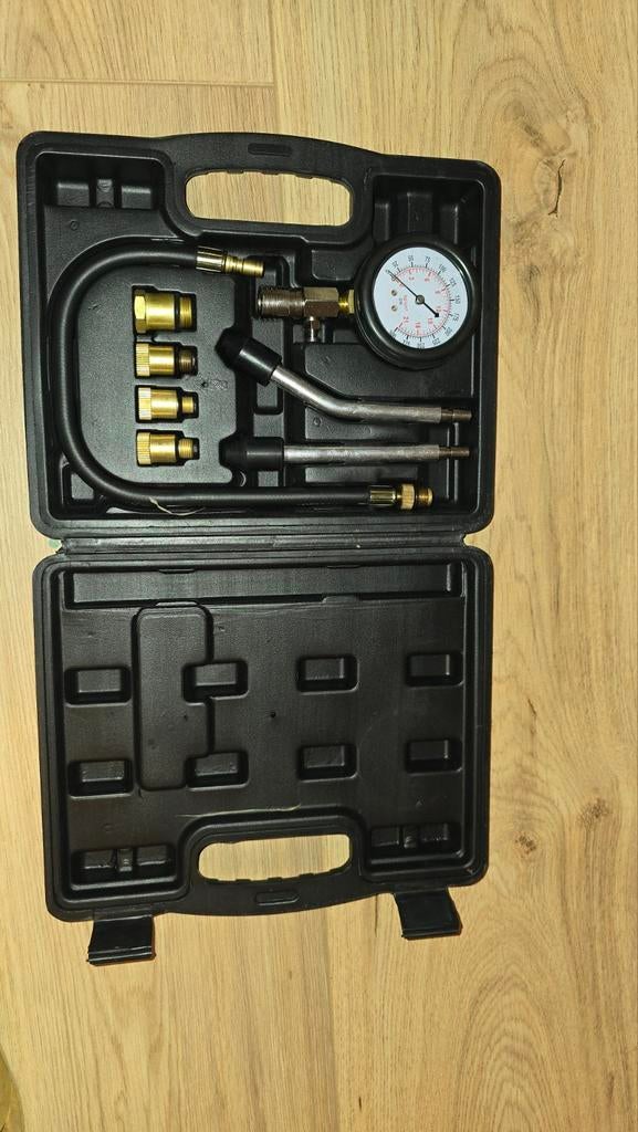Compressietester voor motoren, Auto diversen, Autogereedschap, Ophalen of Verzenden, Zo goed als nieuw