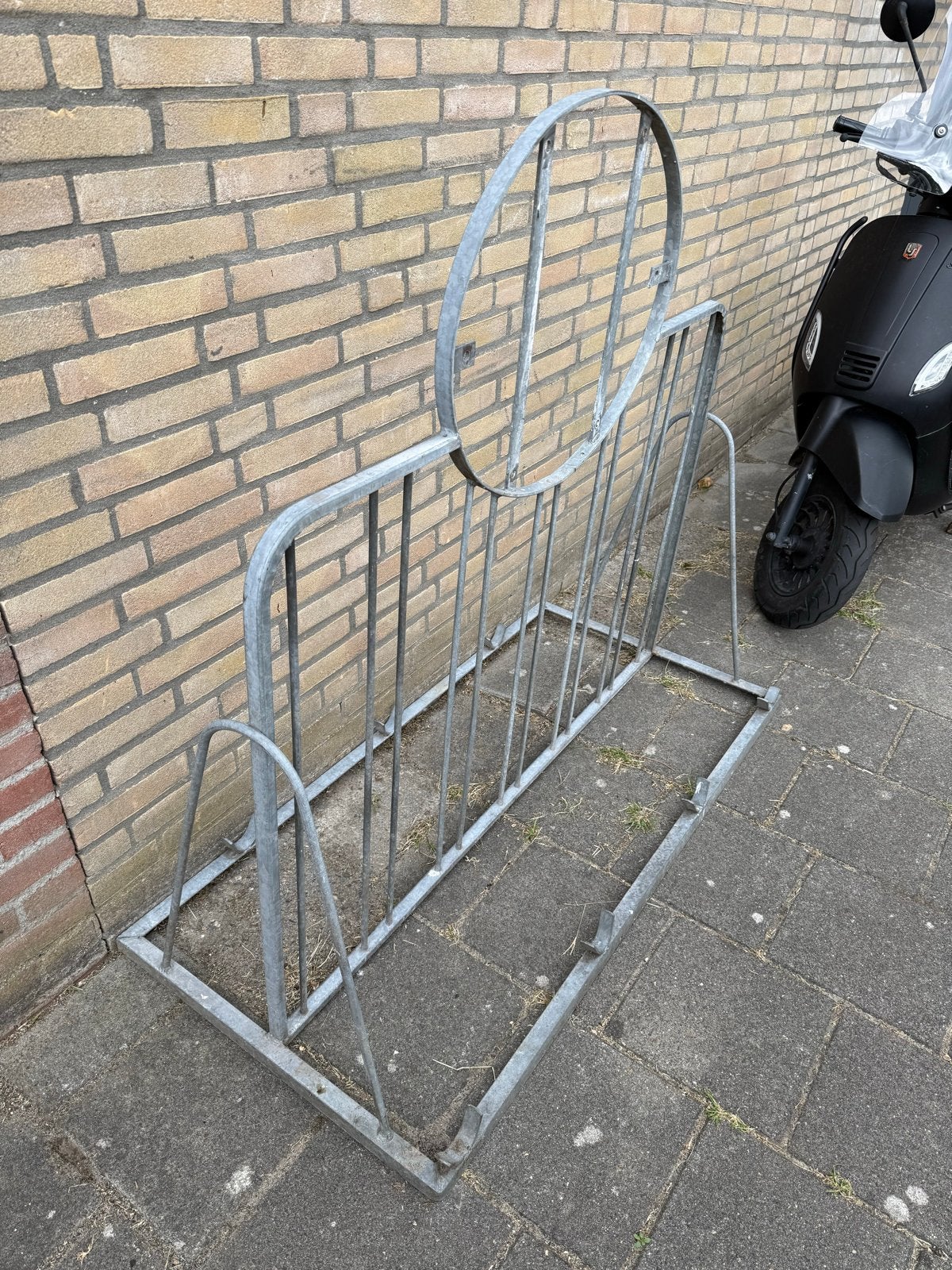 Stevige fietsenstalling voor 5 fietsen - 135 x 65 cm, Fietsen en Brommers, Fietsaccessoires | Fietsenrekken, Ophalen of Verzenden