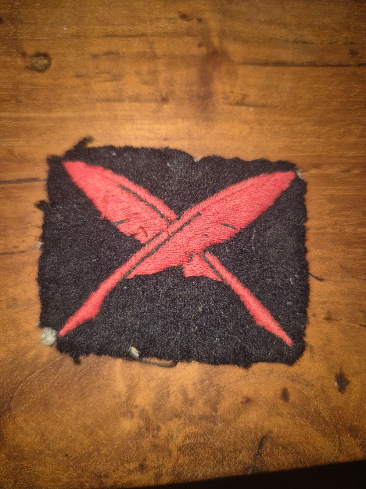 Origineel Koninklijke Marine Schrijver mouwembleem – gekruis, Ophalen of Verzenden, Marine, Nederland, Embleem of Badge