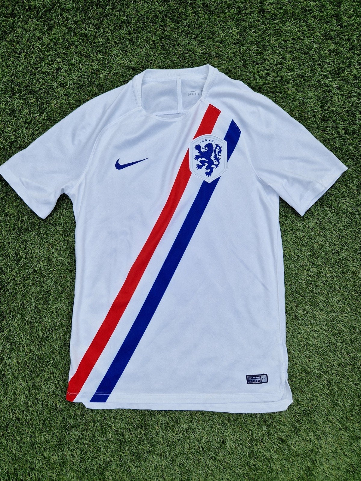 Nederlands elftal pre match trainingsshirt 2018 KNVB shirt M, Maat 48/50 (M), Wit, Nike, Ophalen of Verzenden