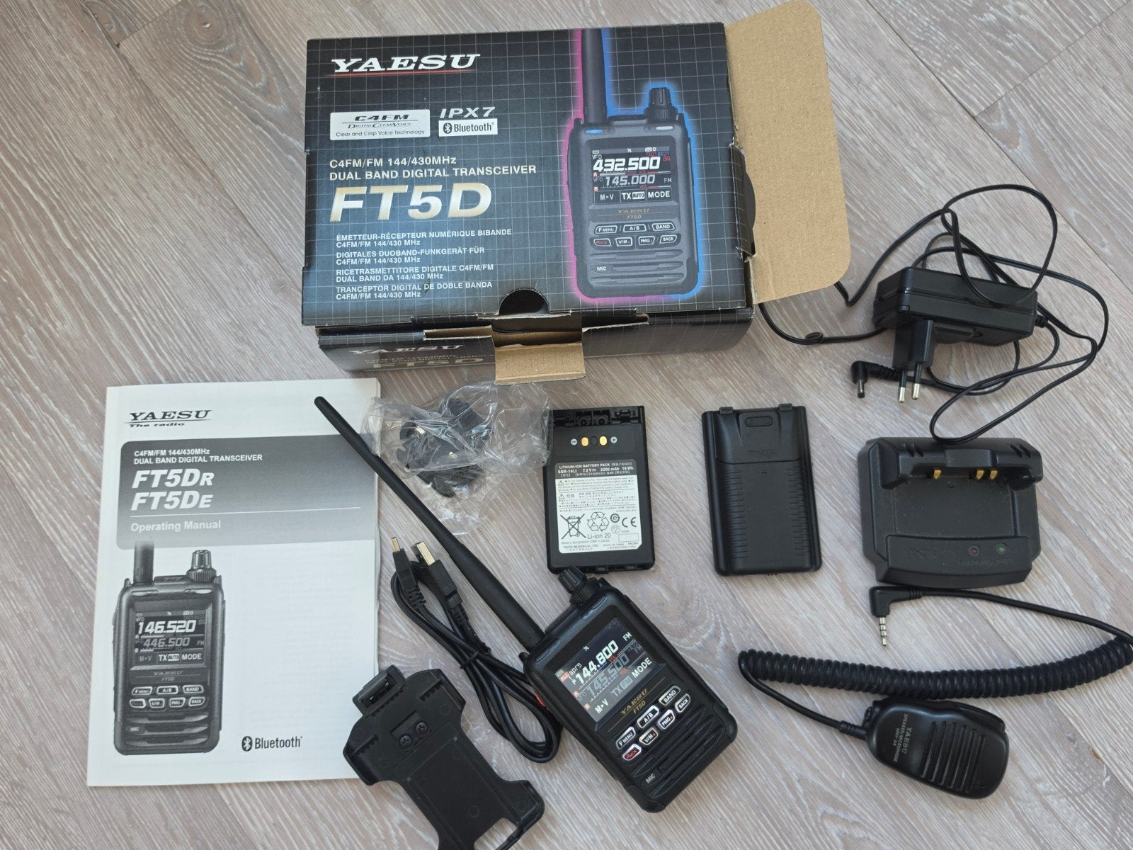 Yaesu FT5D dualband vhf/uhf - weinig tot niet gebruikt, Verzenden, 15 km of meer, Zo goed als nieuw, Portofoon of Walkie-talkie