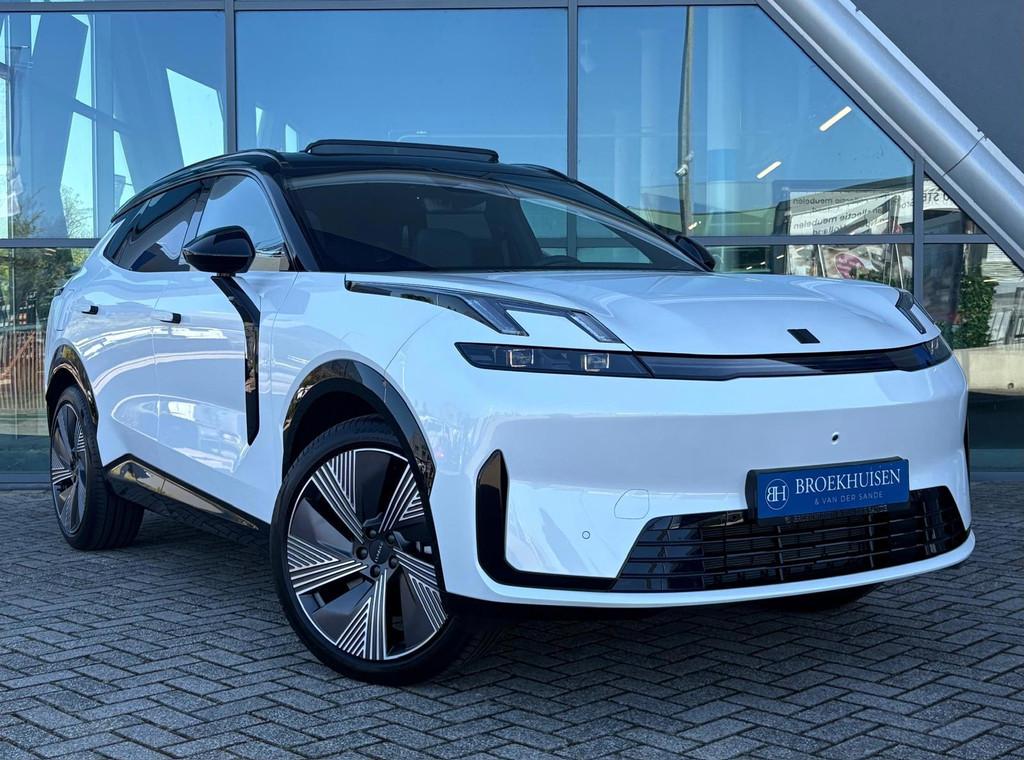 Lynk & Co 08 1.5 More 200km Range 345pk Panoramadak / 360 Ca, Auto's, Lynk & Co, Zwart, Verwarming stoelen achter, Wit, Bedrijf