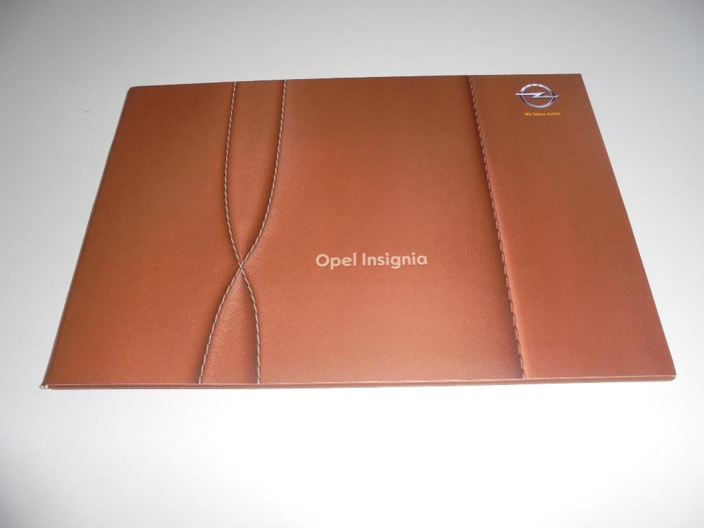 brochure Opel Insignia Premium Leather  2011, Ophalen of Verzenden, Nieuw, Opel