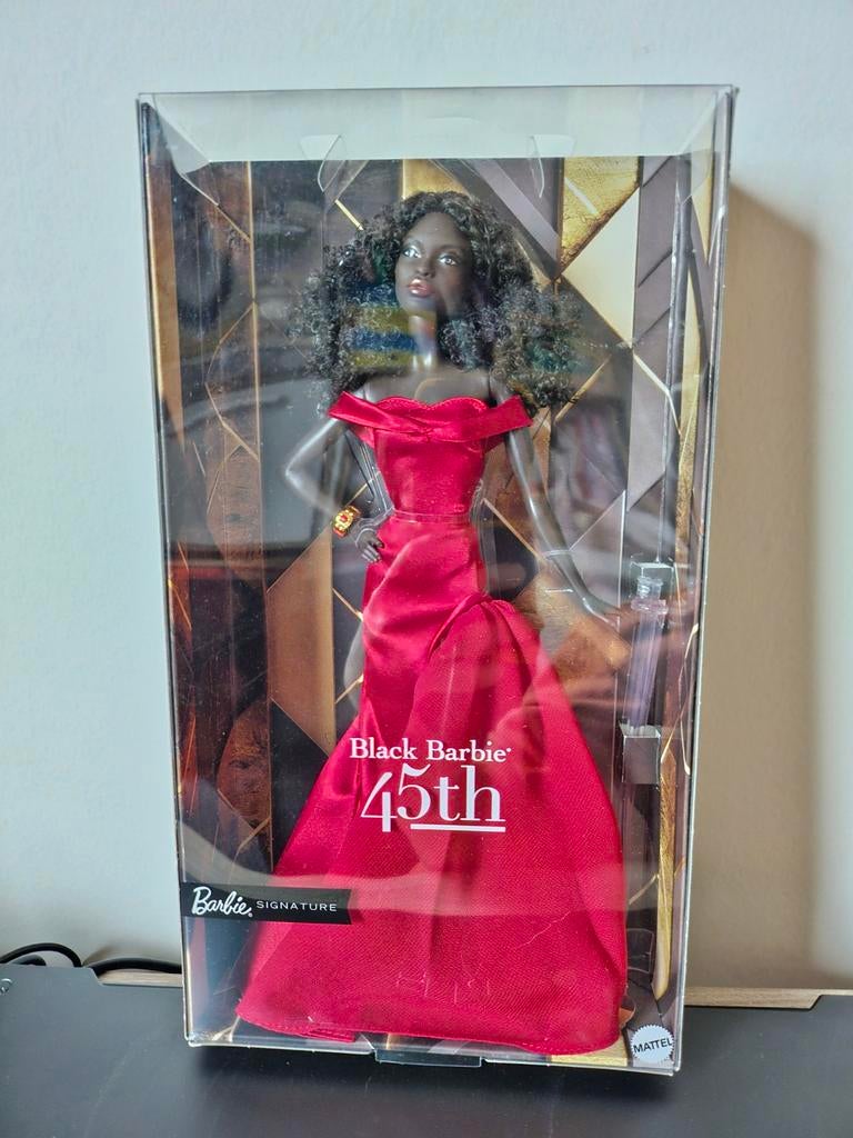 Nieuw: Black Barbie 45th Anniversary - Mattel JBJ22, Verzamelen, Poppen, Verzenden, Nieuw, Fashion Doll