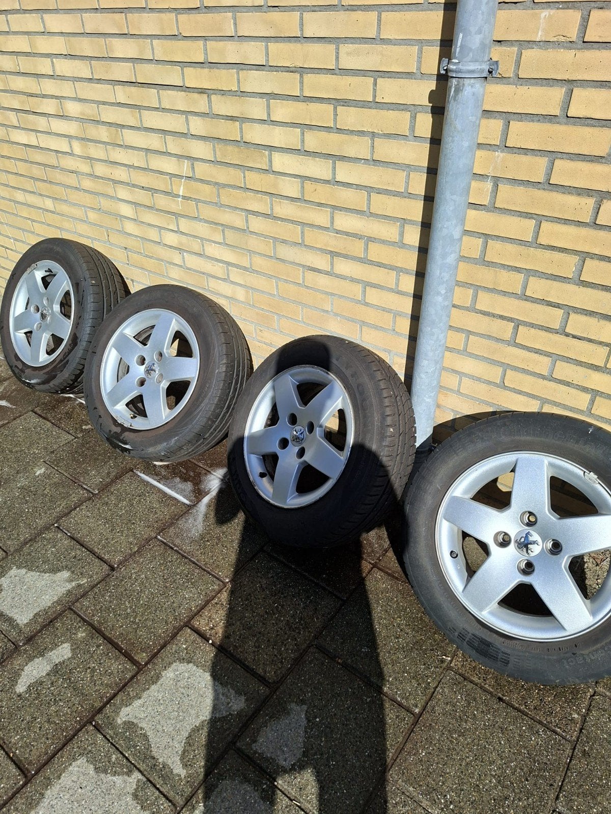 Peugeot 15 inch velgen met zomer banden, Auto-onderdelen, Banden en Velgen, Ophalen, Gebruikt, 15 inch, Banden en Velgen