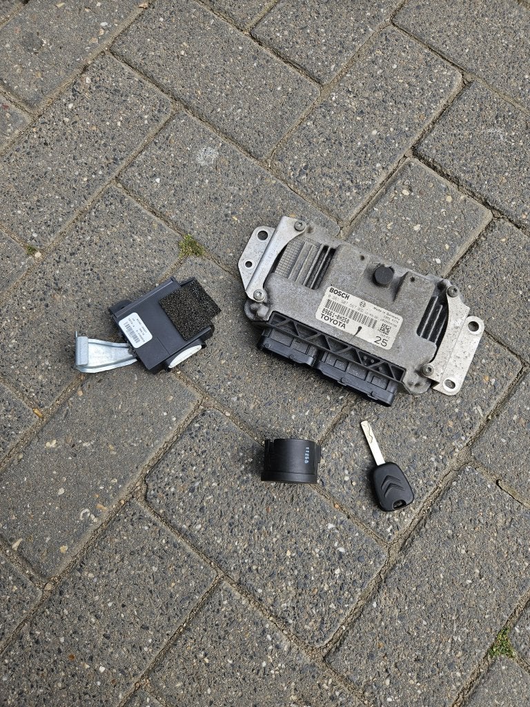 ECU PEUGEOT 107 / CITROEN C1 / TOYOTA AYGO, Niet ingevuld, Gebruikt, Citroën, Niet ingevuld