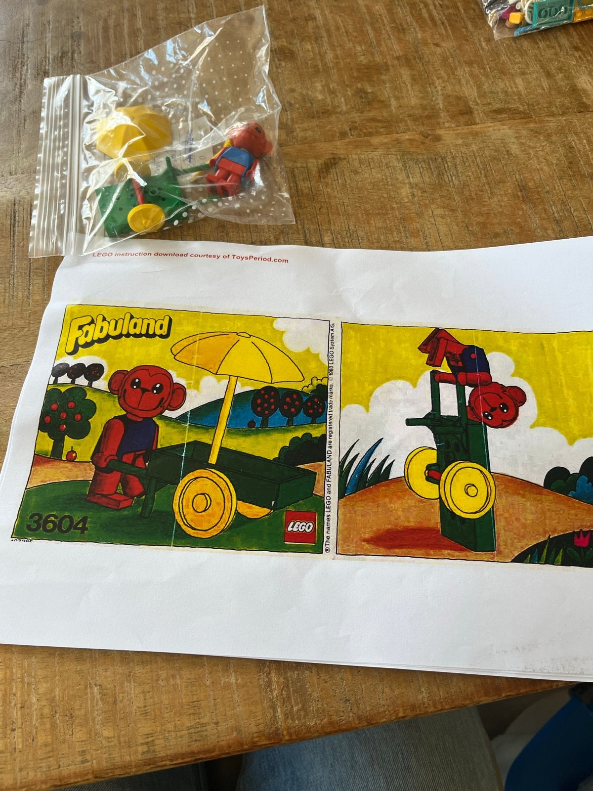 Lego Fabuland 3604 Rode Beer met Kar en Parasol 100% Complee, Gebruikt, Overige thema's, Lego, Ophalen of Verzenden