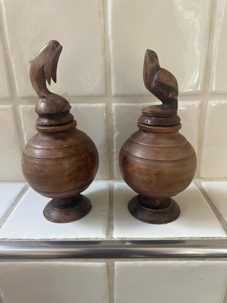 Set van 2 handgesneden houten potjes met dierfiguren, Ophalen of Verzenden