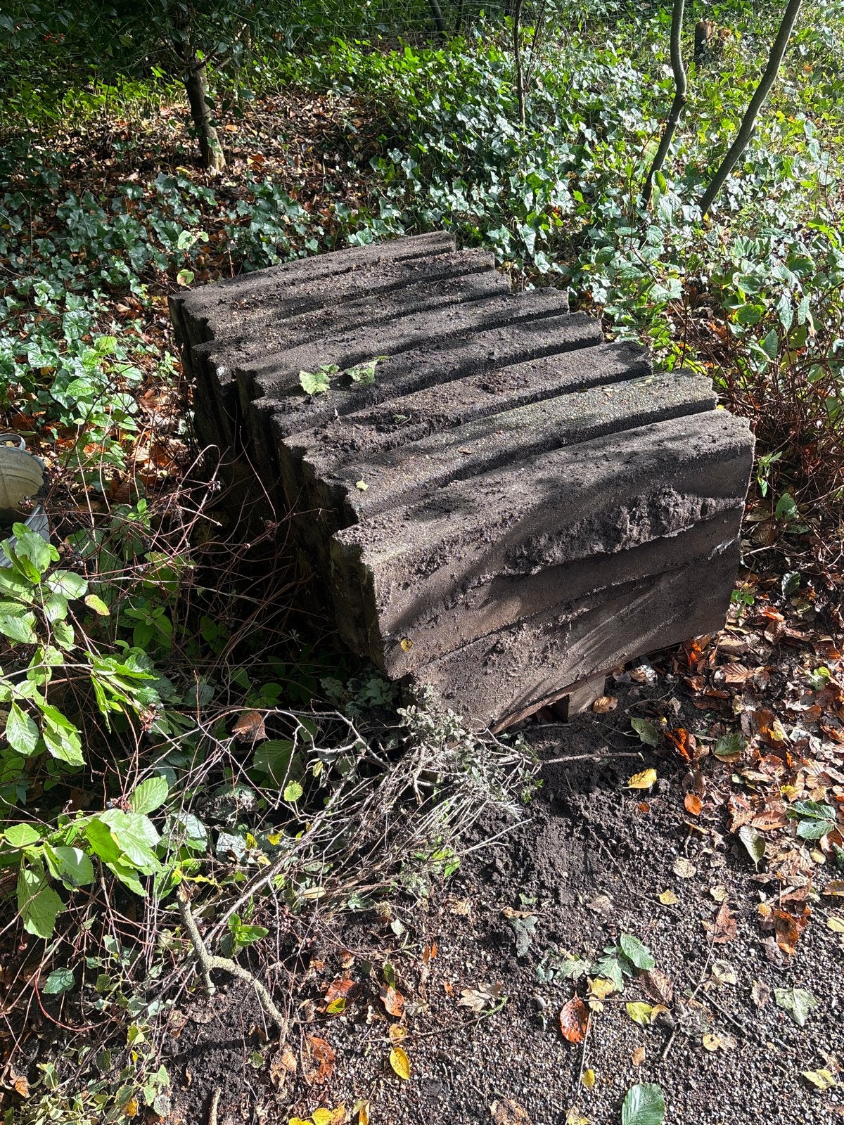 Gebogen trottoirbanden voor tuin of oprit gratis af te halen, Ophalen, Gebruikt, Beton, Overige typen